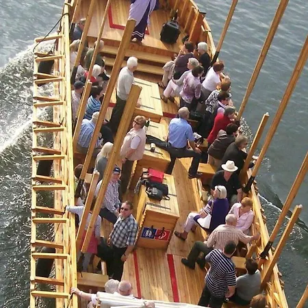 Voor 8 Tot 12 Personen * Neumagen-Dhron